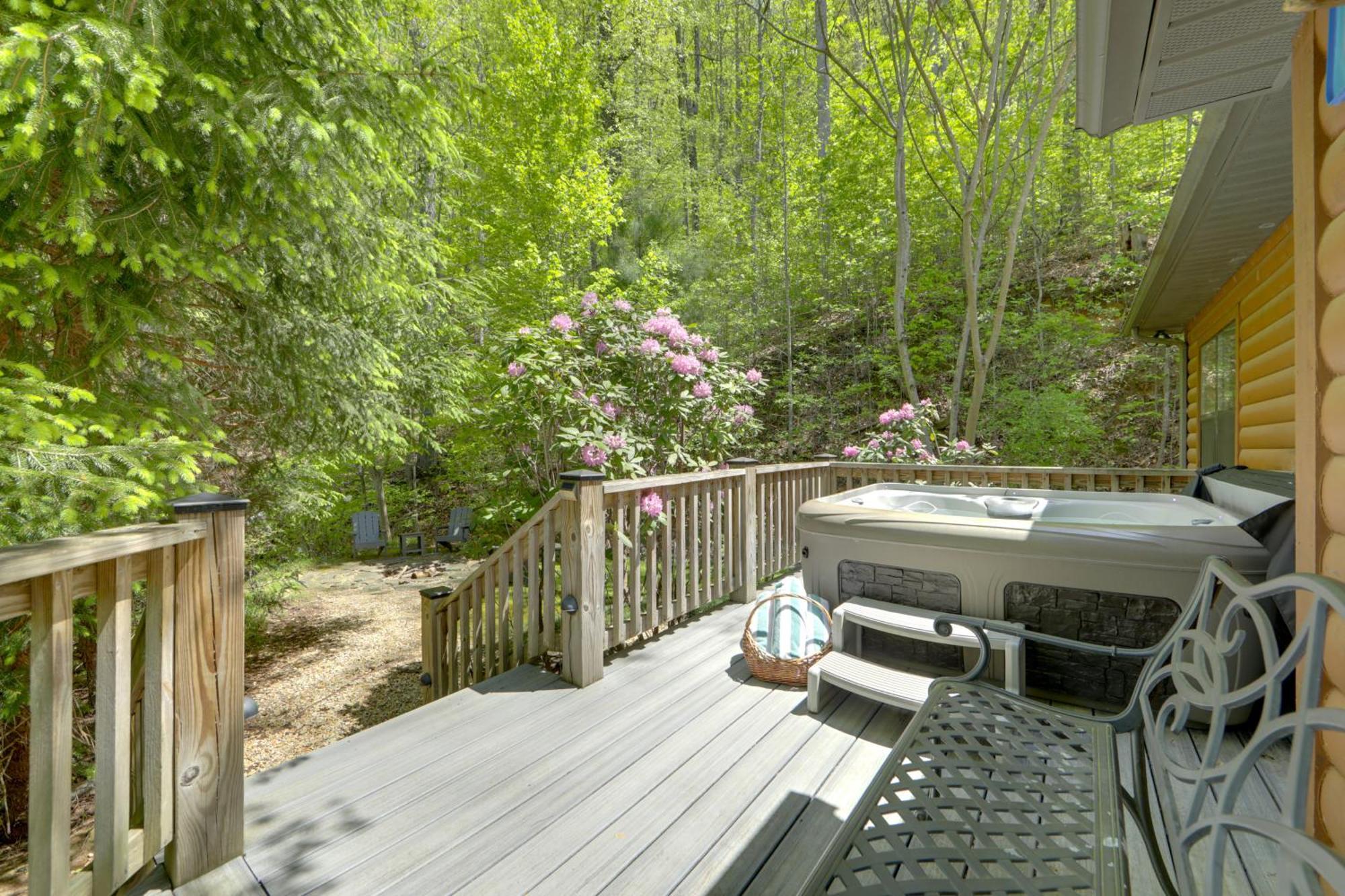 Bryson City Cabin With Hot Tub And Mountain Views! מראה חיצוני תמונה